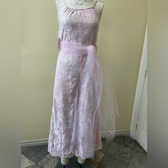 Girl’s lace jumpsuit - Picture 2 of 6